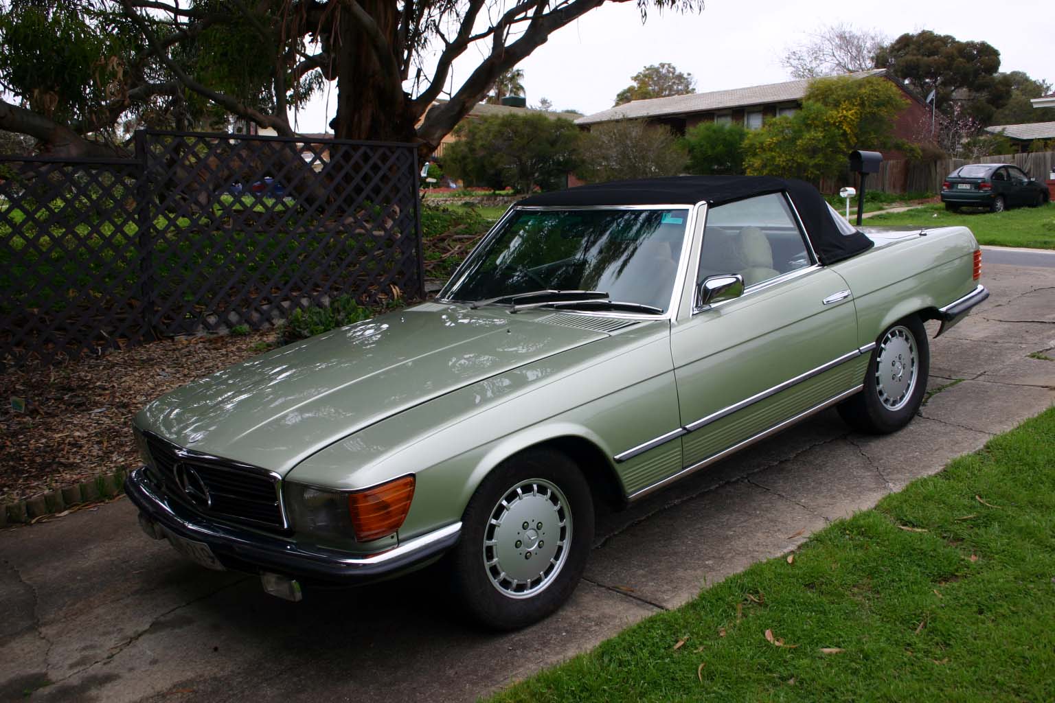 Mercedes-Benz SL-Class 450SL (R107) 1975